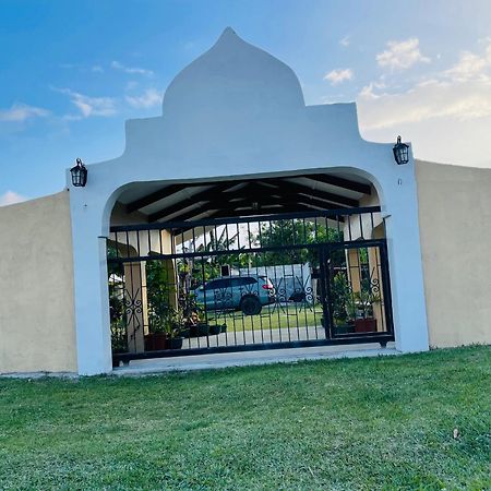 Janessa'S Dwellery Bed & Breakfast Port Vila Dış mekan fotoğraf