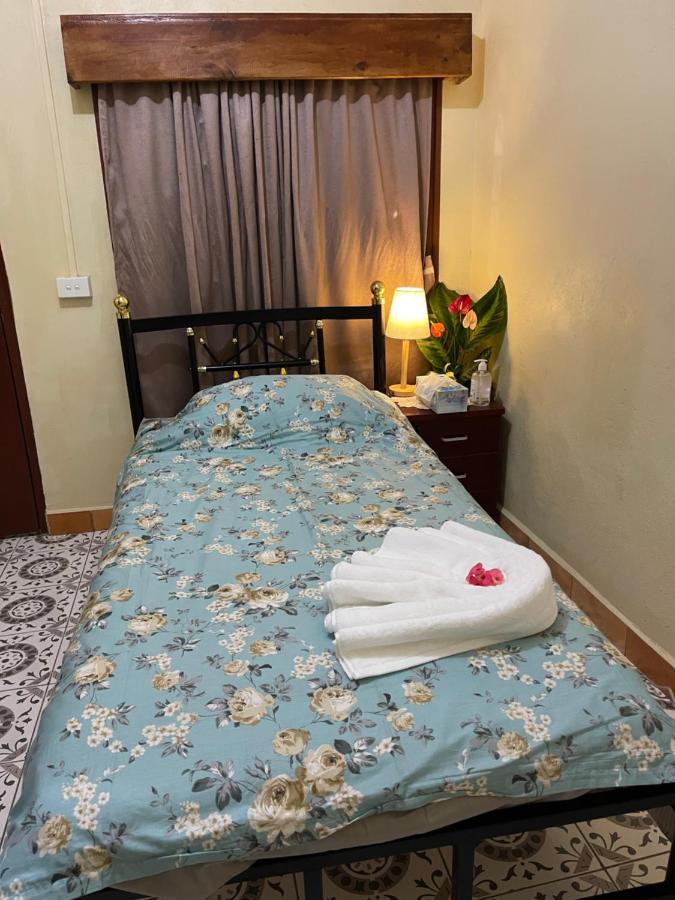 Janessa'S Dwellery Bed & Breakfast Port Vila Dış mekan fotoğraf